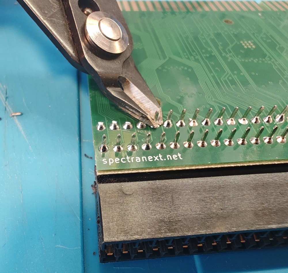 Trimming the edge connector pins
