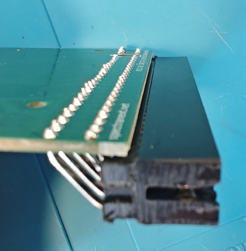 Shortened edge connector pins